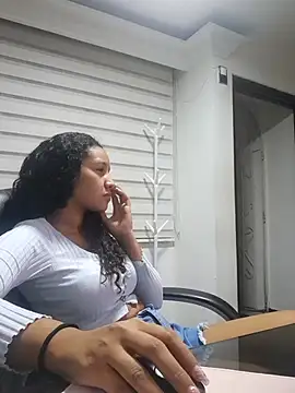 cute mia23 online show from 01-28-25, 05:11