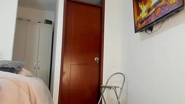 Snapshot of SophieBaker__ chatting on 03-11-25, 10:29 SophieBaker   online show from 03-11-25, 10:29