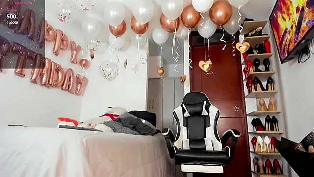 SophieBaker   online show from 11-03-25, 04:17