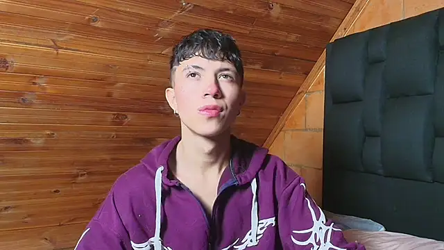 Justyn Ross online show from 10-27-25, 05:52