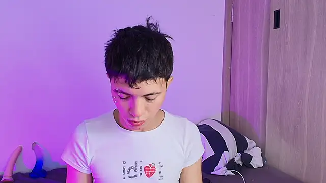 Justyn Ross online show from 09-26-25, 02:51