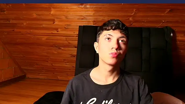 Justyn Ross online show from 10-15-25, 06:33