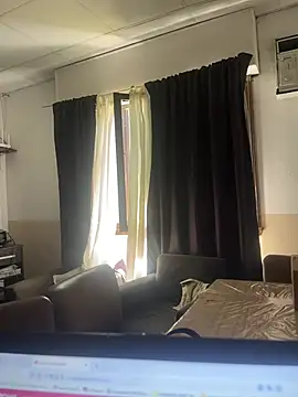 Snapshot of Popinasq chatting on 02-17-26, 03:20 Popinasq online show from 02-17-26, 03:20