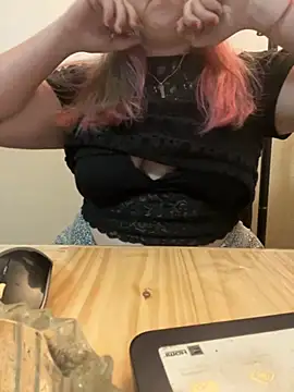 Snapshot of Popinasq chatting on 10-10-25, 05:41 Popinasq online show from 10-10-25, 05:41