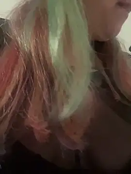 Snapshot of Popinasq chatting on 09-21-25, 06:02 Popinasq online show from 09-21-25, 06:02