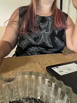 Snapshot of Popinasq chatting on 11-28-25, 06:41 Popinasq online show from 11-28-25, 06:41