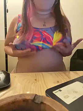 Snapshot of Popinasq chatting on 02-25-26, 03:18 Popinasq online show from 02-25-26, 03:18