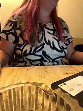 Snapshot of Popinasq chatting on 01-11-26, 12:39 Popinasq online show from 01-11-26, 12:39