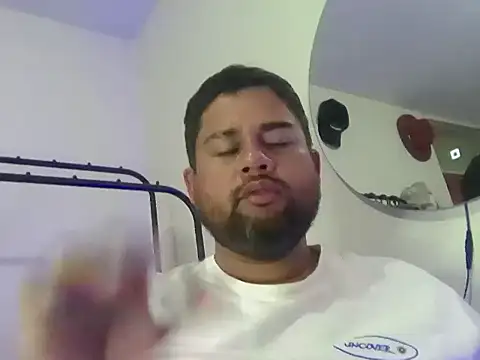 GABRIELGARCIA1313 online show from 06-19-26, 10:04