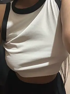  riyaahahaha  online show from 03-11-26, 01:05