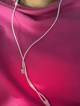  riyaahahaha  online show from 04-05-26, 12:45