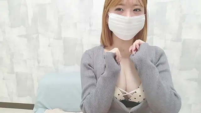 LOVE MOMO LOVE online show from 01-18-26, 12:30