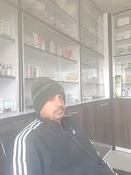 Raj1043 online show from 12-19-25, 05:21