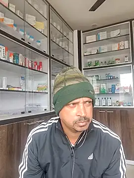 Raj1043 online show from 12-20-25, 06:05