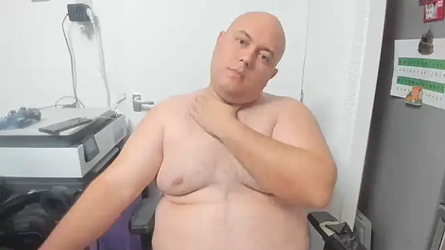 BigromeoXX online show from 12-19-24, 08:55