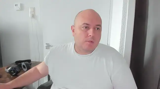 BigromeoXX online show from 02-15-25, 12:01