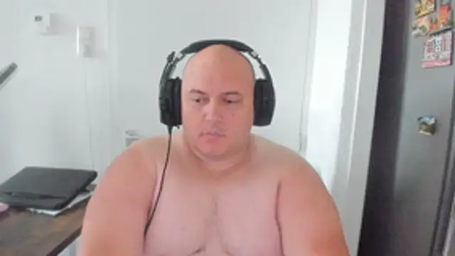 BigromeoXX online show from 10-31-25, 03:19