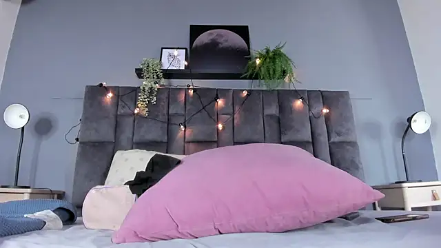 DulceAurora   online show from 05-19-26, 02:51