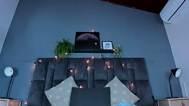 DulceAurora   online show from 03-17-26, 02:58