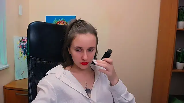 Snapshot of _Nicole_new chatting on 02-17-25, 04:06  Nicole new online show from 02-17-25, 04:06