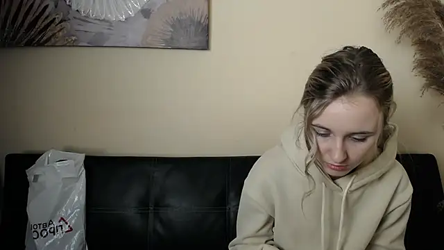 Snapshot of _Nicole_new chatting on 11-05-25, 11:46 Nicole new online show from 11-05-25, 11:46