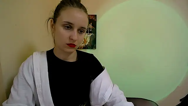 Snapshot of _Nicole_new chatting on 02-11-25, 04:13  Nicole new online show from 02-11-25, 04:13