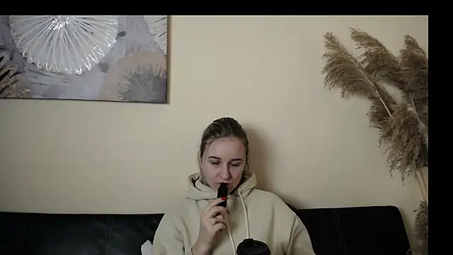 Snapshot of _Nicole_new chatting on 11-13-25, 12:53 Nicole new online show from 11-13-25, 12:53