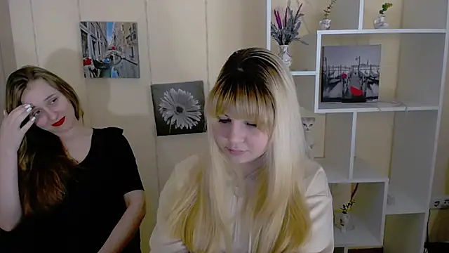 Snapshot of _Nicole_new chatting on 03-13-25, 02:23  Nicole new online show from 03-13-25, 02:23