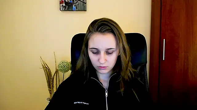 Snapshot of _Nicole_new chatting on 01-06-25, 04:13  Nicole new online show from 01-06-25, 04:13