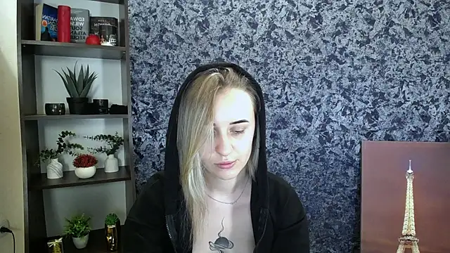 Snapshot of _Nicole_new chatting on 02-15-26, 02:49 Nicole new online show from 02-15-26, 02:49