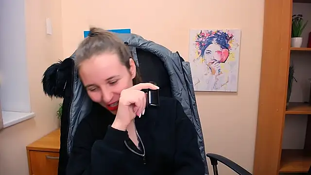 Snapshot of _Nicole_new chatting on 02-24-25, 03:42  Nicole new online show from 02-24-25, 03:42