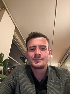 Snapshot of eddy355 chatting on 10-29-25, 06:51 eddy355 online show from 10-29-25, 06:51