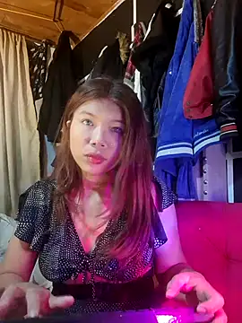 Snapshot of Isalombardi chatting on 09-24-25, 05:36 Isalombardi online show from 09-24-25, 05:36