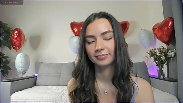 Snapshot of NicoleLuv chatting on 02-14-25, 04:09 NicoleLuv online show from 02-14-25, 04:09