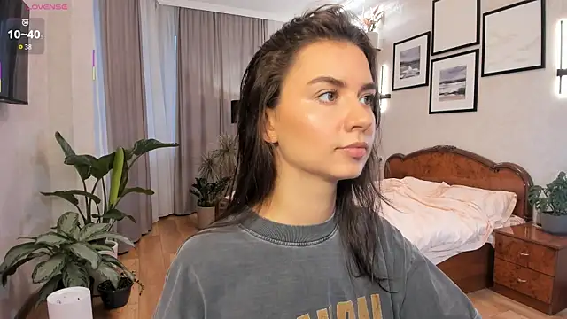 NicoleLuv online show from 10-30-25, 01:09