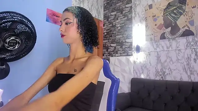 Snapshot of Queen_Cuarxxo chatting on 01-27-25, 11:43 Queen Cuarxxo online show from 01-27-25, 11:43