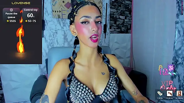 Queen Cuarxxo online show from 07-14-26, 02:05