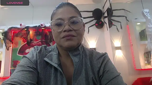 sexy lady 0 online show from 10-23-25, 12:04