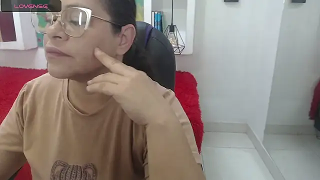 sexy lady 0 online show from 10-08-25, 11:01