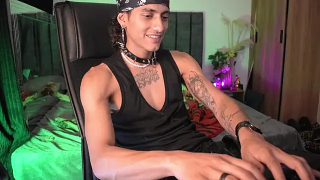 Snapshot of DemonKush-- chatting on 05-26-26, 01:26 DemonKush-- online show from 05-26-26, 01:26