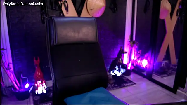 DemonKush-- online show from 12-05-25, 01:10