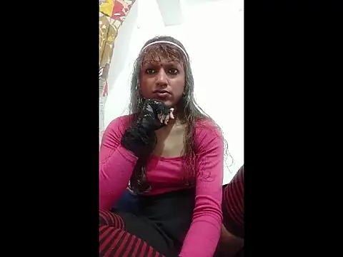 Snapshot of MmmMonikaBabie chatting on 06-01-26, 03:11 MmmMonikaBabie online show from 06-01-26, 03:11