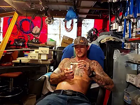 jtw14 online show from 10-19-25, 02:42