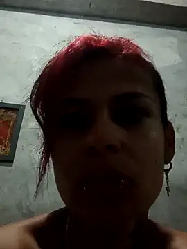 Snapshot of safira_hot chatting on 01-06-25, 12:48 safira hot online show from 01-06-25, 12:48