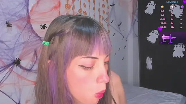 MiaGoth  online show from 10-25-25, 01:27