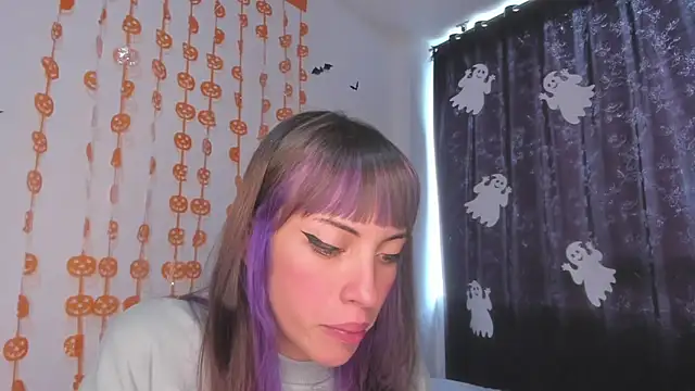 MiaGoth  online show from 10-19-25, 02:42