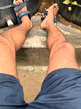 yourboy2000   online show from 10-04-25, 10:39