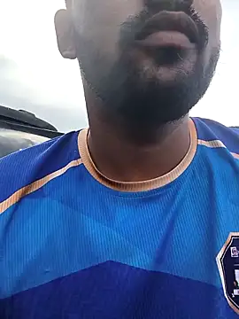 yourboy2000   online show from 10-02-25, 03:10