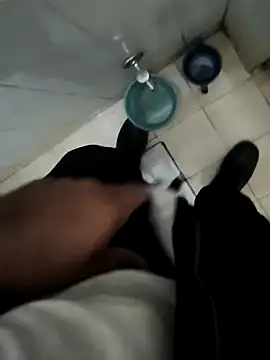 yourboy2000   online show from 09-29-25, 07:48