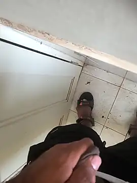 yourboy2000   online show from 09-27-25, 10:32